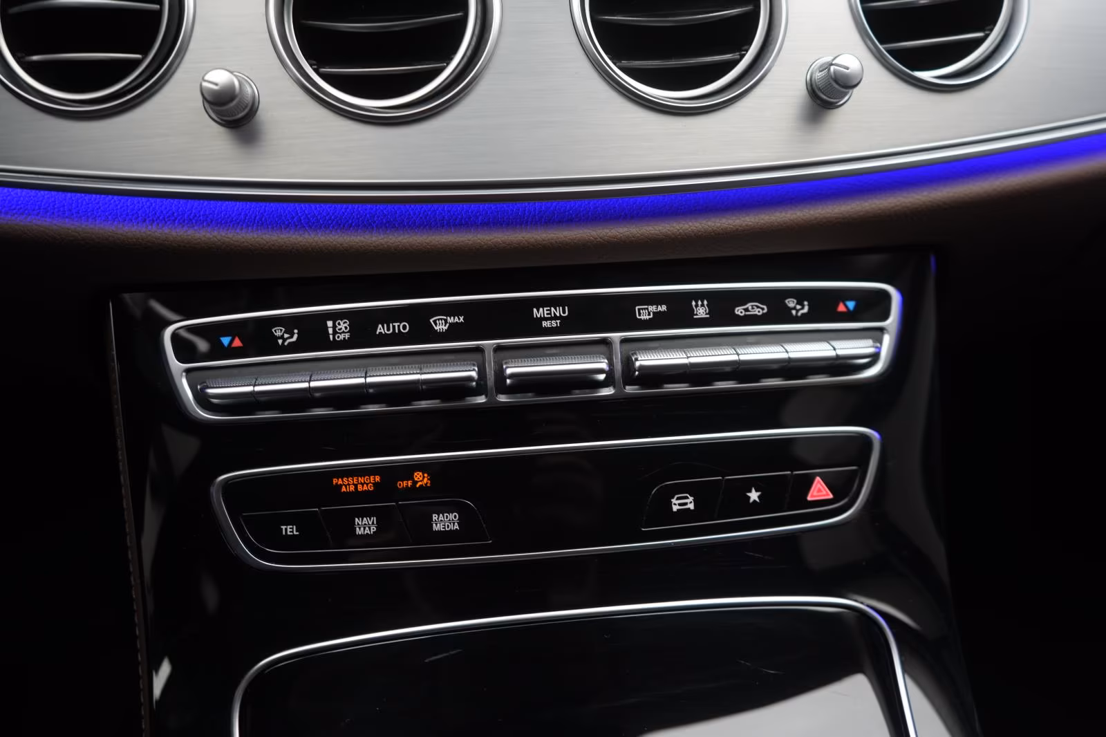 (B-237) Mercedes-Benz(Hybrid) E 300 de 9G-Tronic Leder/Softclose/Distronic/Kam - Image 13