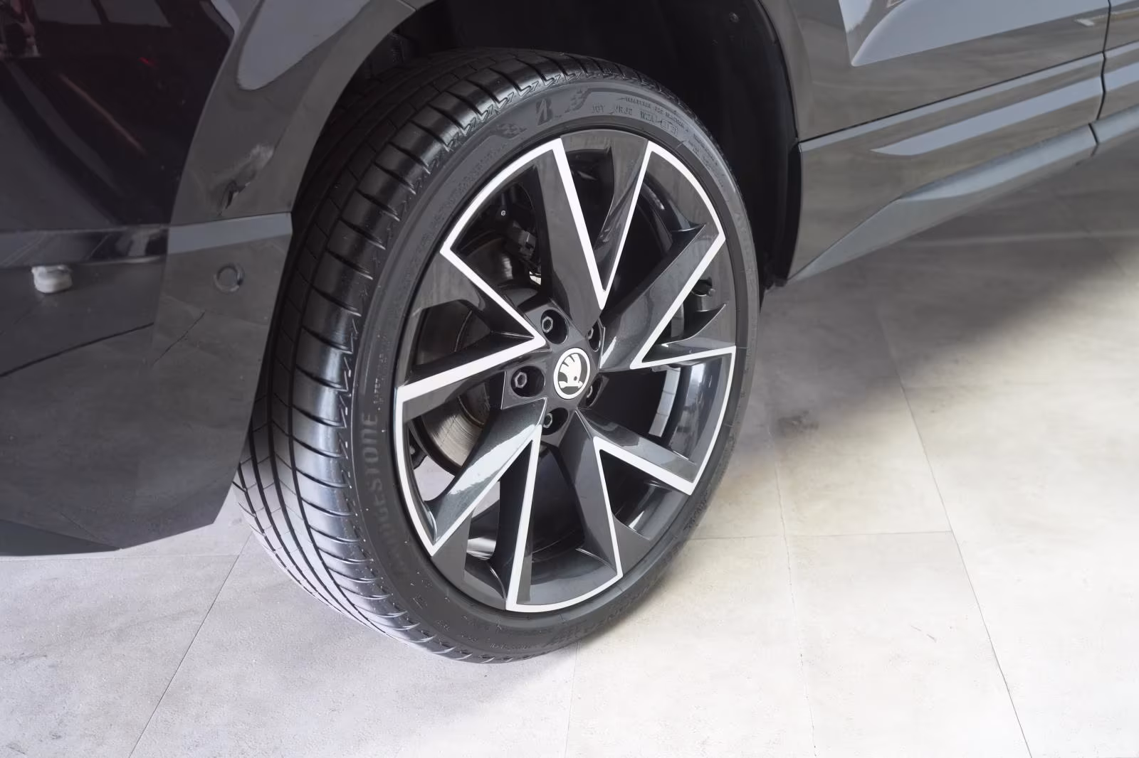 (B-614) Skoda Karoq 2.0 TDI Sportline ACC/Virtual/Pano/Kamera/ - Image 28