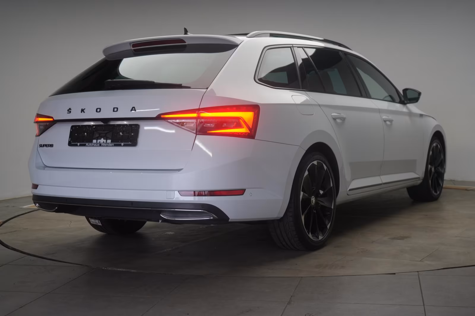 (B-357) Skoda Superb 2.0 TDI Sportline ACC/Kamera/Virtual/Pano - Image 5