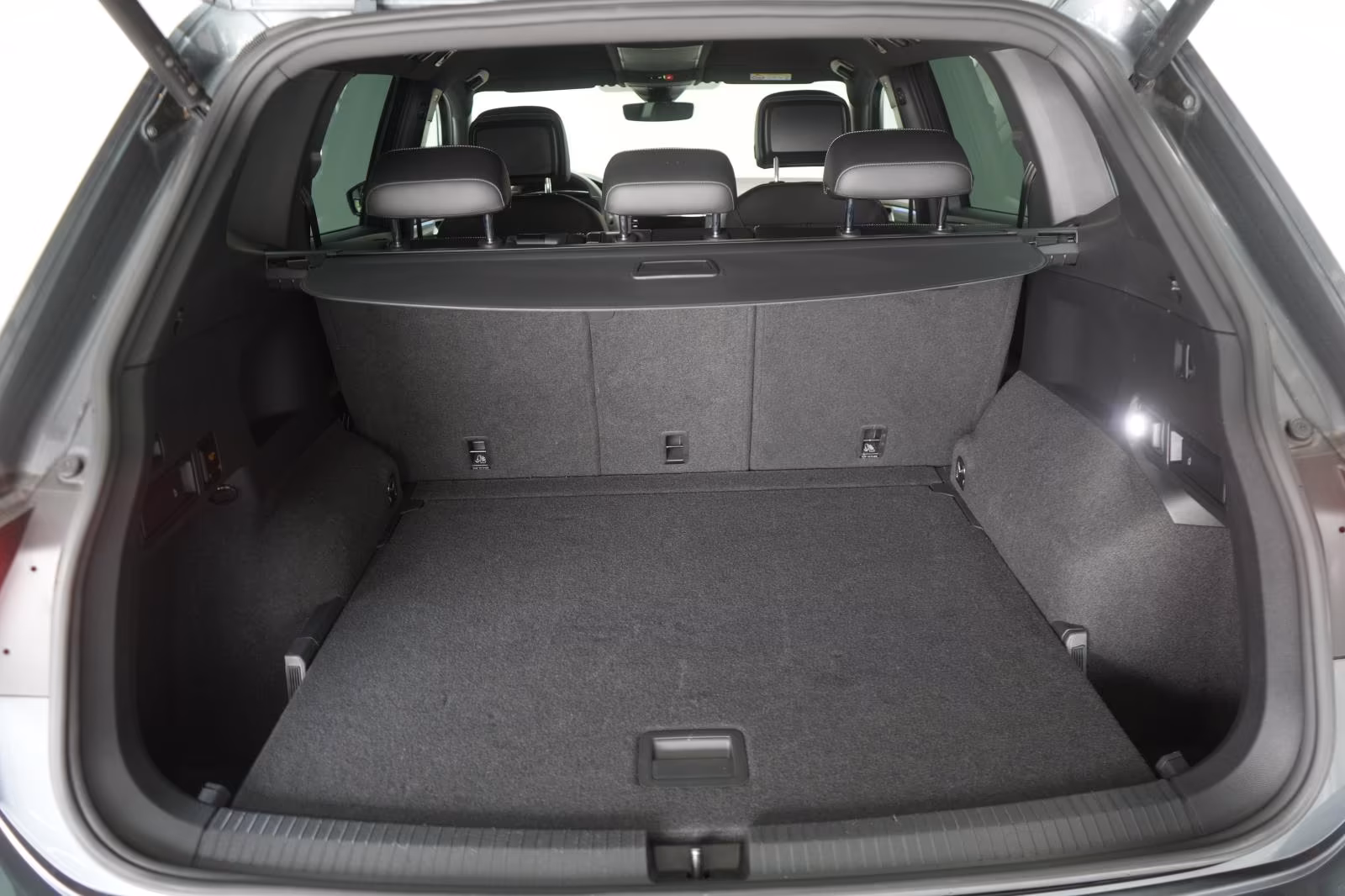 (B-537) Volkswagen Tiguan Allspace 2.0 TSI 4Motion DSG R-Line ACC/K - Image 26