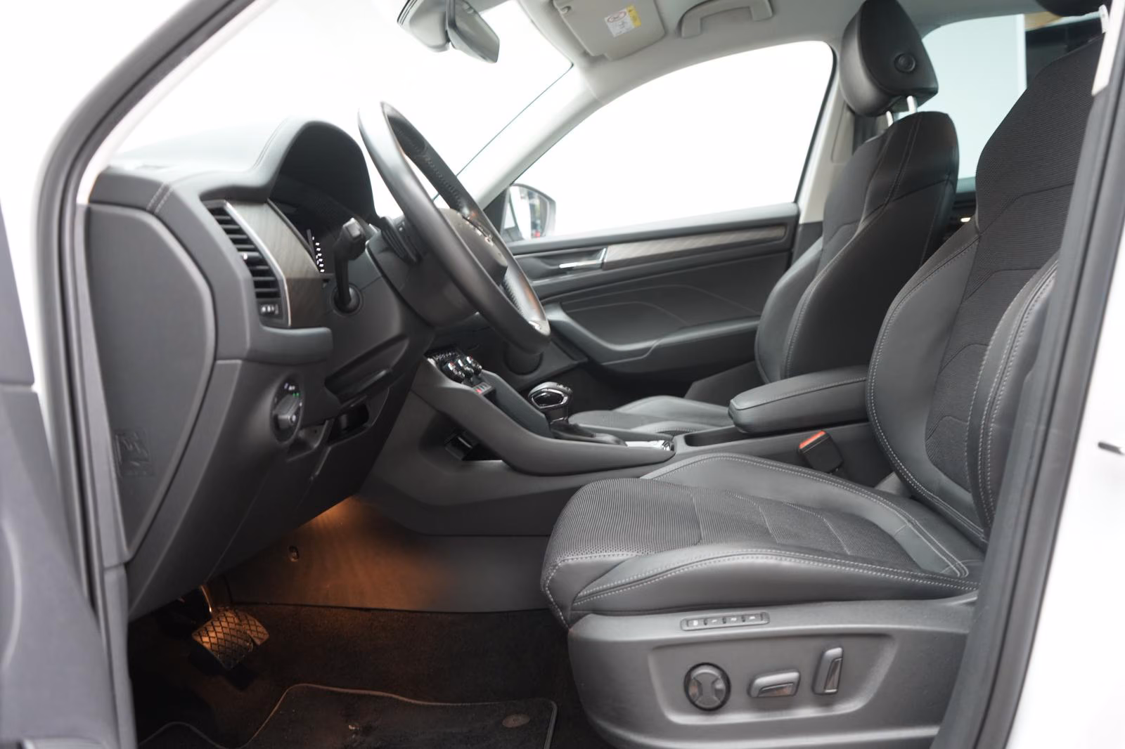 (B-451) Skoda Kodiaq 2.0 TDI 4x4 DSG Style Navi/Temp/Virtual/ - Image 6