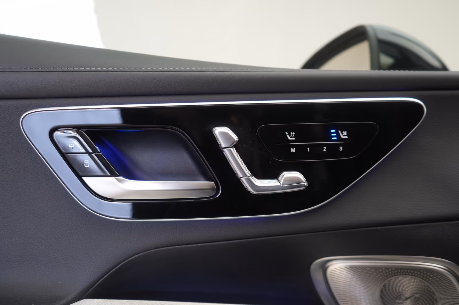 (B-021) Mercedes-Benz GLC 300 4Matic 9G-Tronic AMG Line Advanced  - Image 13