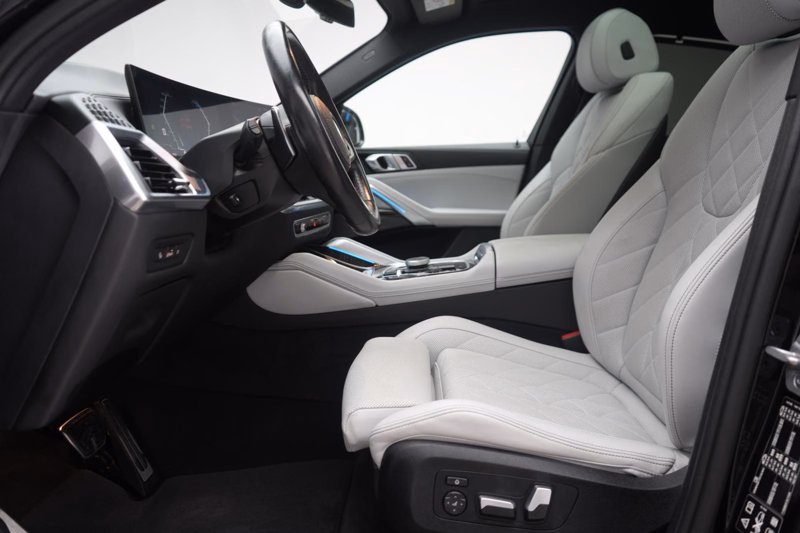 (B-006) BMW X6 M60 i xDrive Leder/HUD/SkyLounge/H&K/360Kamer - Image 6