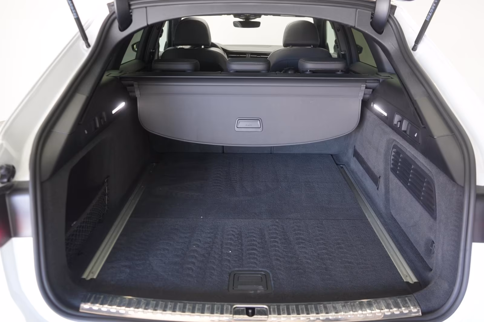 (B-102) Audi A6 40 TDI S tronic S line ACC/Kamera/Virtual/Pan - Image 24