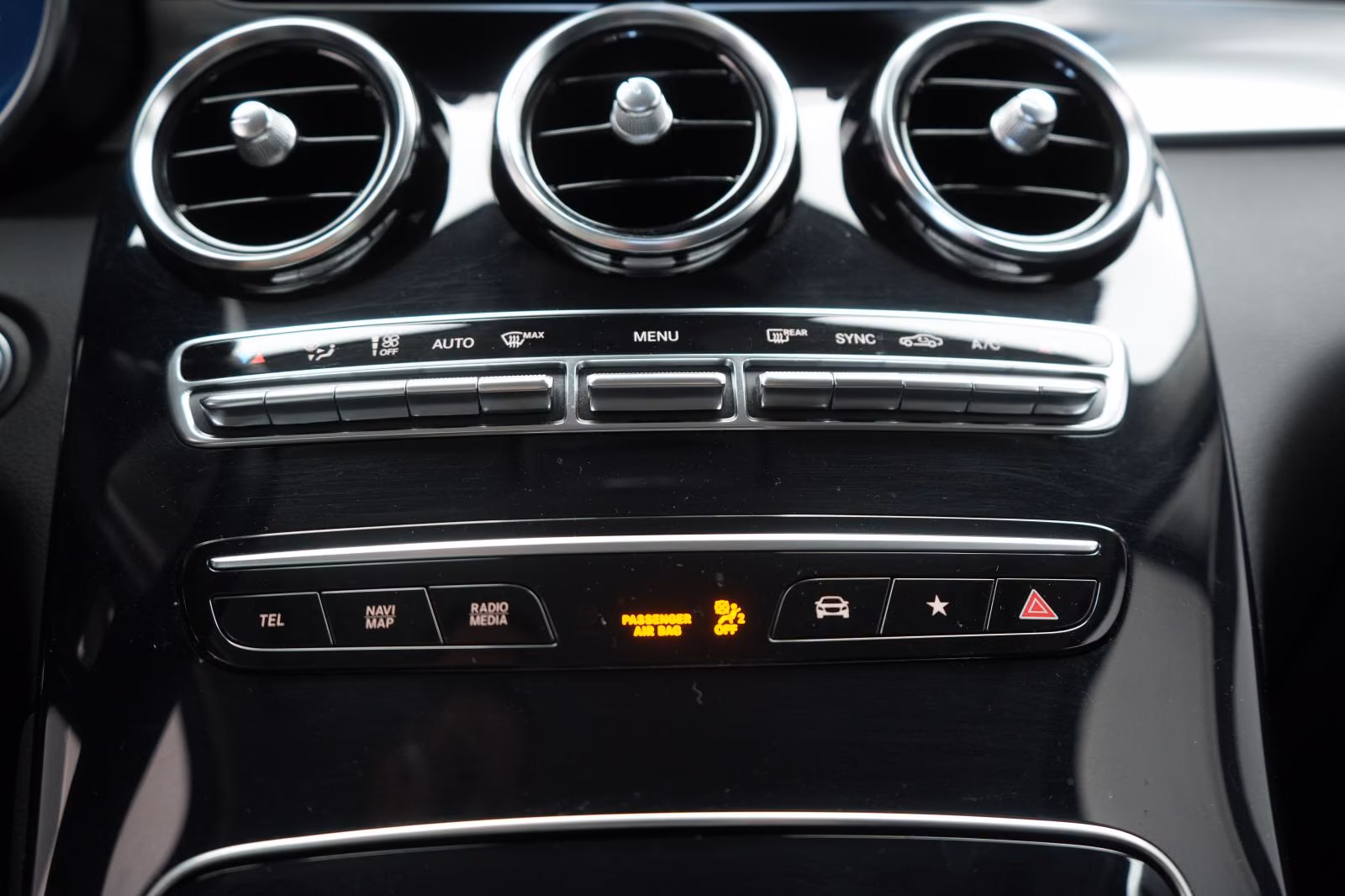 (B-582) Mercedes-Benz GLC 220 d 4Matic 9G-TRONIC Temp/Kamera/HU - Image 18