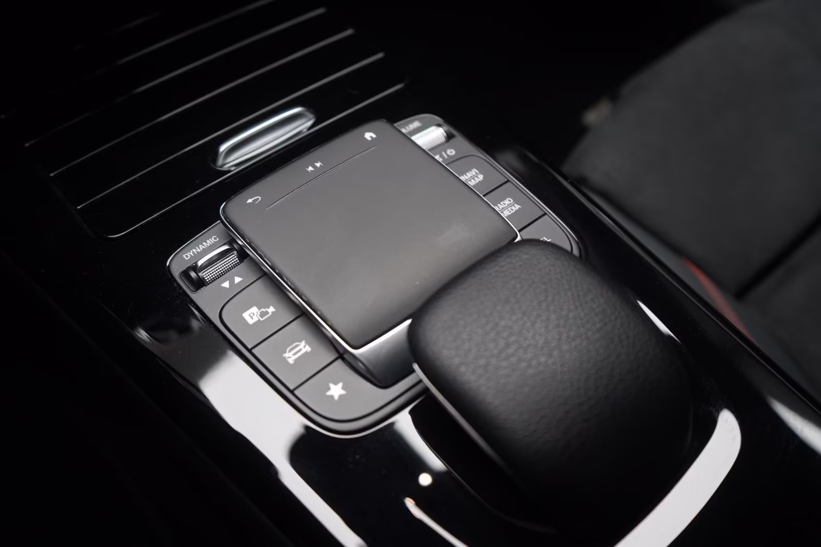 (B-112) Mercedes-Benz CLA 200 d 8G-DCT AMG Navi/Temp/Kamera/L - Image 18