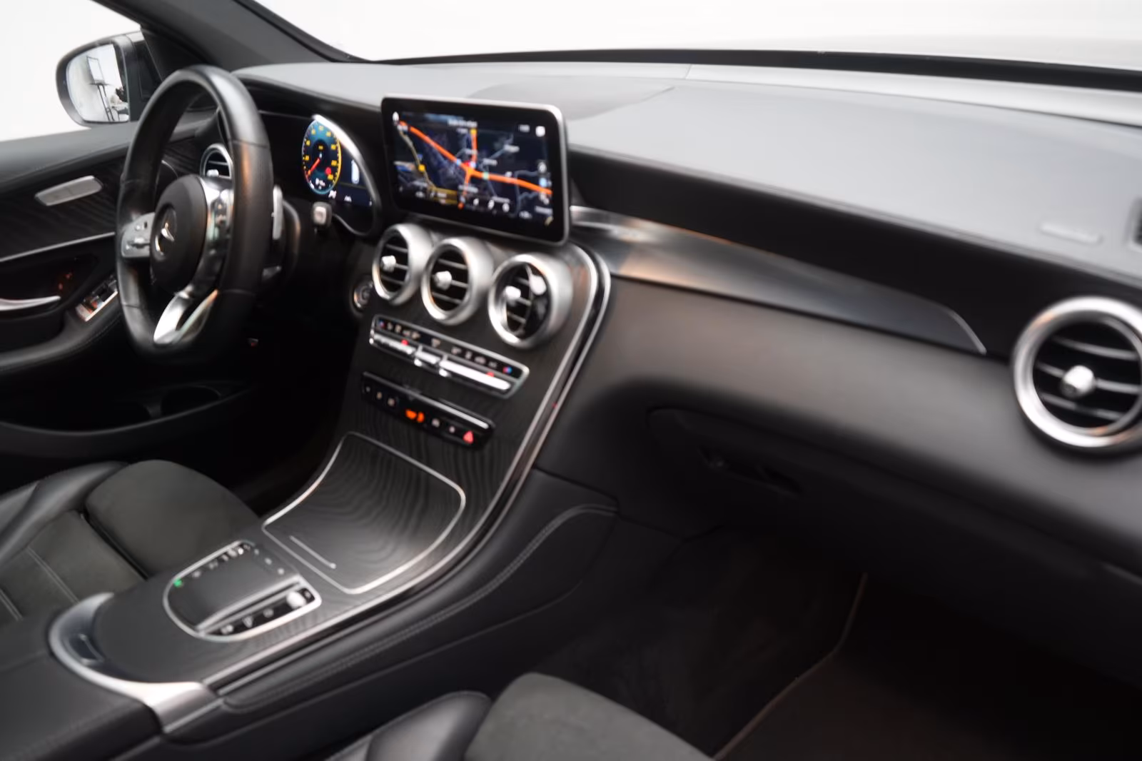 (B-140) Mercedes-Benz GLC 300 d 4Matic 9G-Tronic AMG Distronic/Kam - Image 10