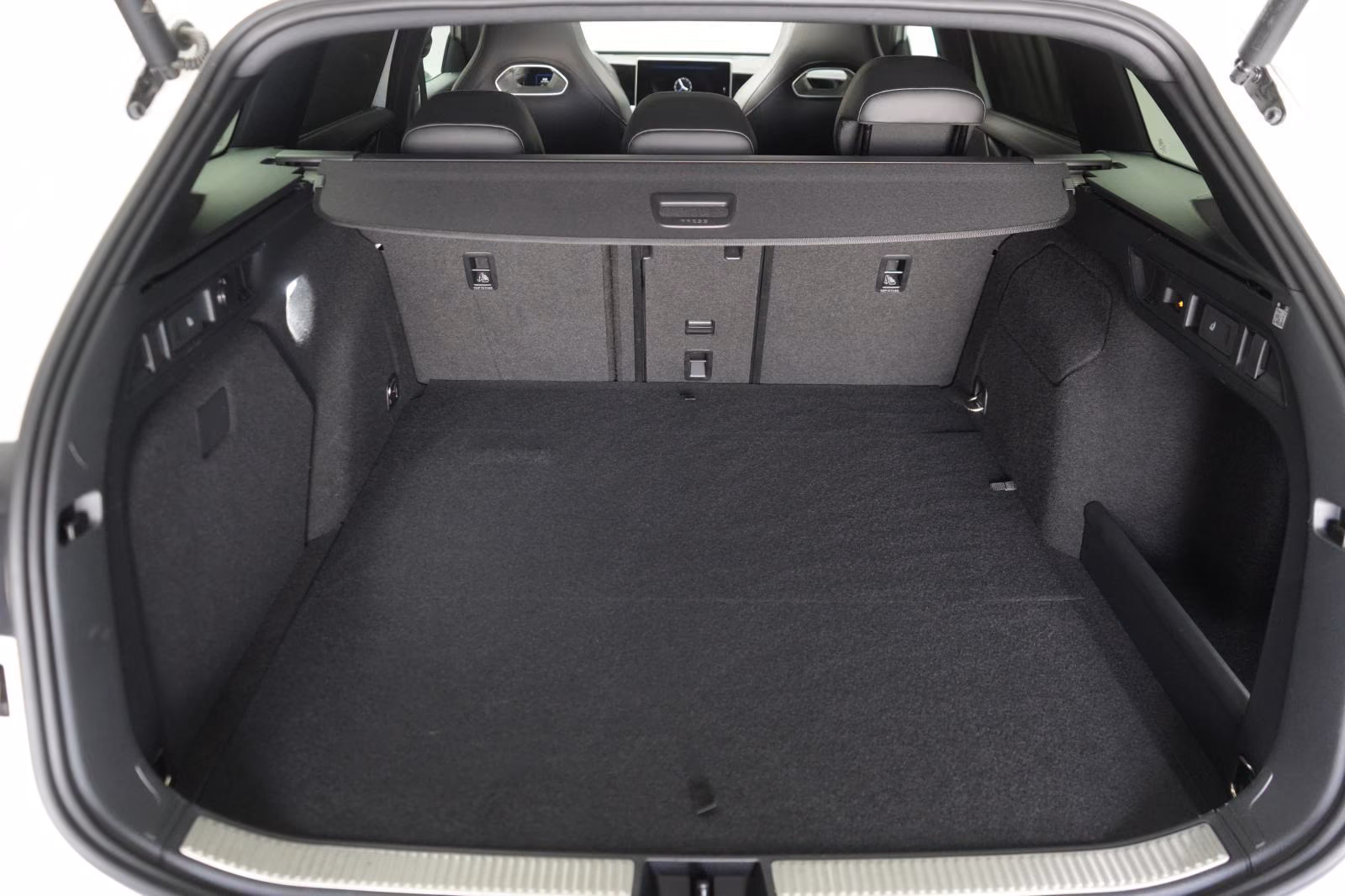 (B-479) Volkswagen(Hybrid) Passat 1.5 e-Hybrid DSG R-Line ACC/Kamera/Pano/L - Image 27