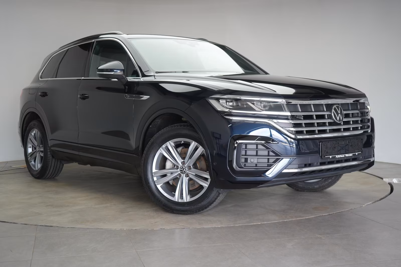 (B-326) Volkswagen Touareg 3.0 V6 TDI 4Motion R Line Leder/ACC/Kame - Image 1