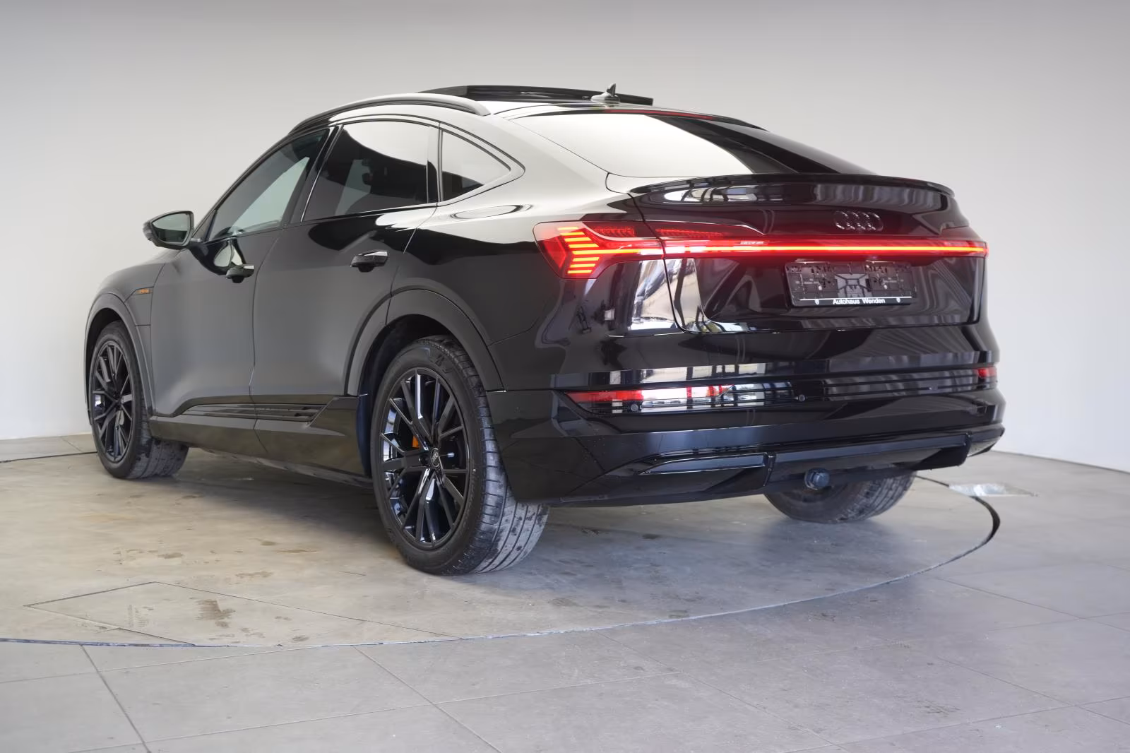(B-339) Audi e-tron Sportback 55 quattro S line Leder/ACC/HUD - Image 4