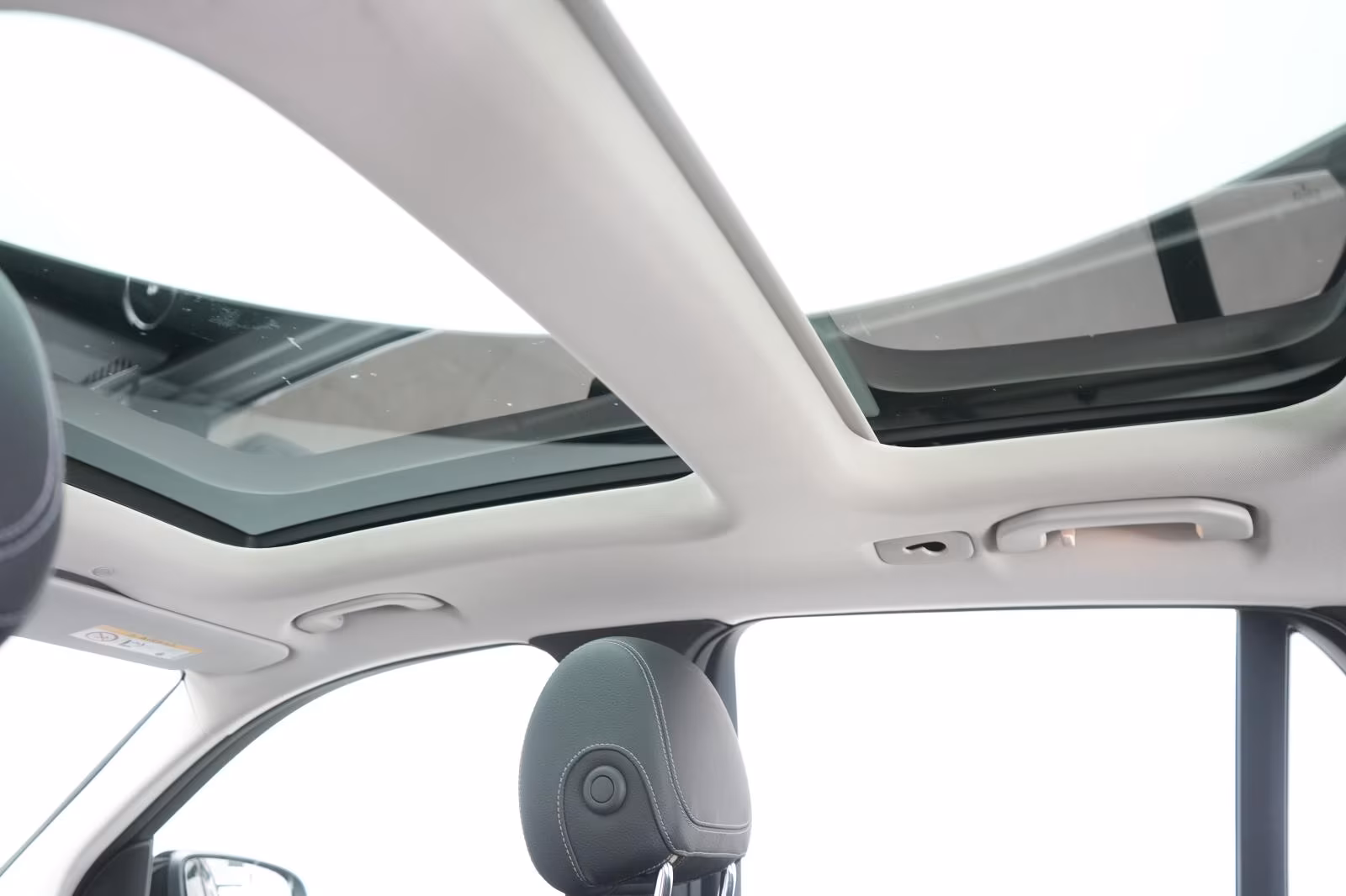 (B-354) Mercedes-Benz(Hybrid) GLC 300 de 4Matic 9G-Tronic Leder/Temp/Kamera - Image 11