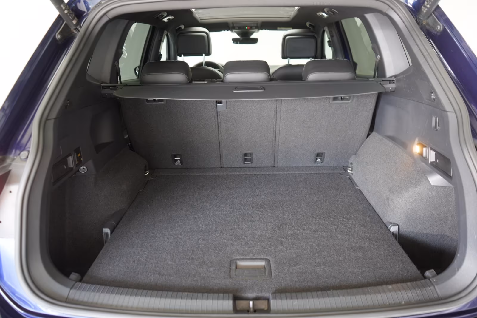 (B-566) Volkswagen Tiguan 2.0 TSI 4Motion DSG R-Line - Image 26
