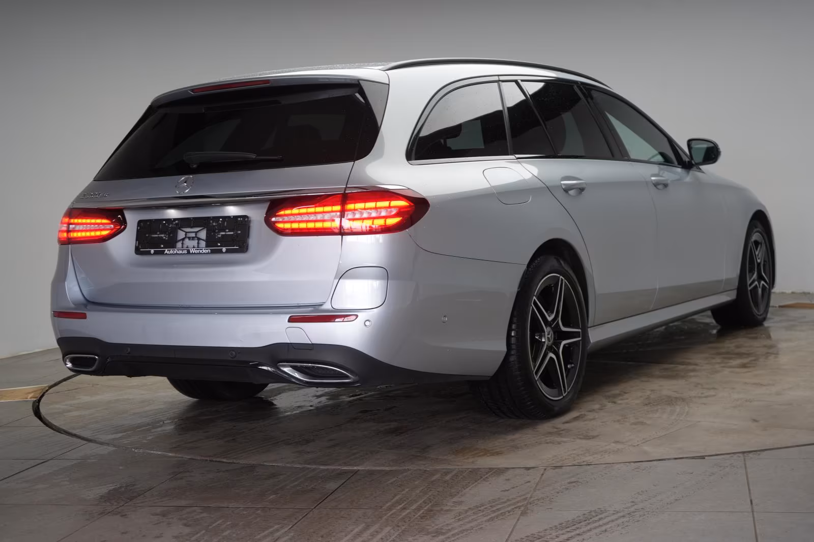 (B-016) Mercedes-Benz(Hybrid) E 300 de T 9G-Tronic AMG Distronic/Kamera/Burm - Image 5