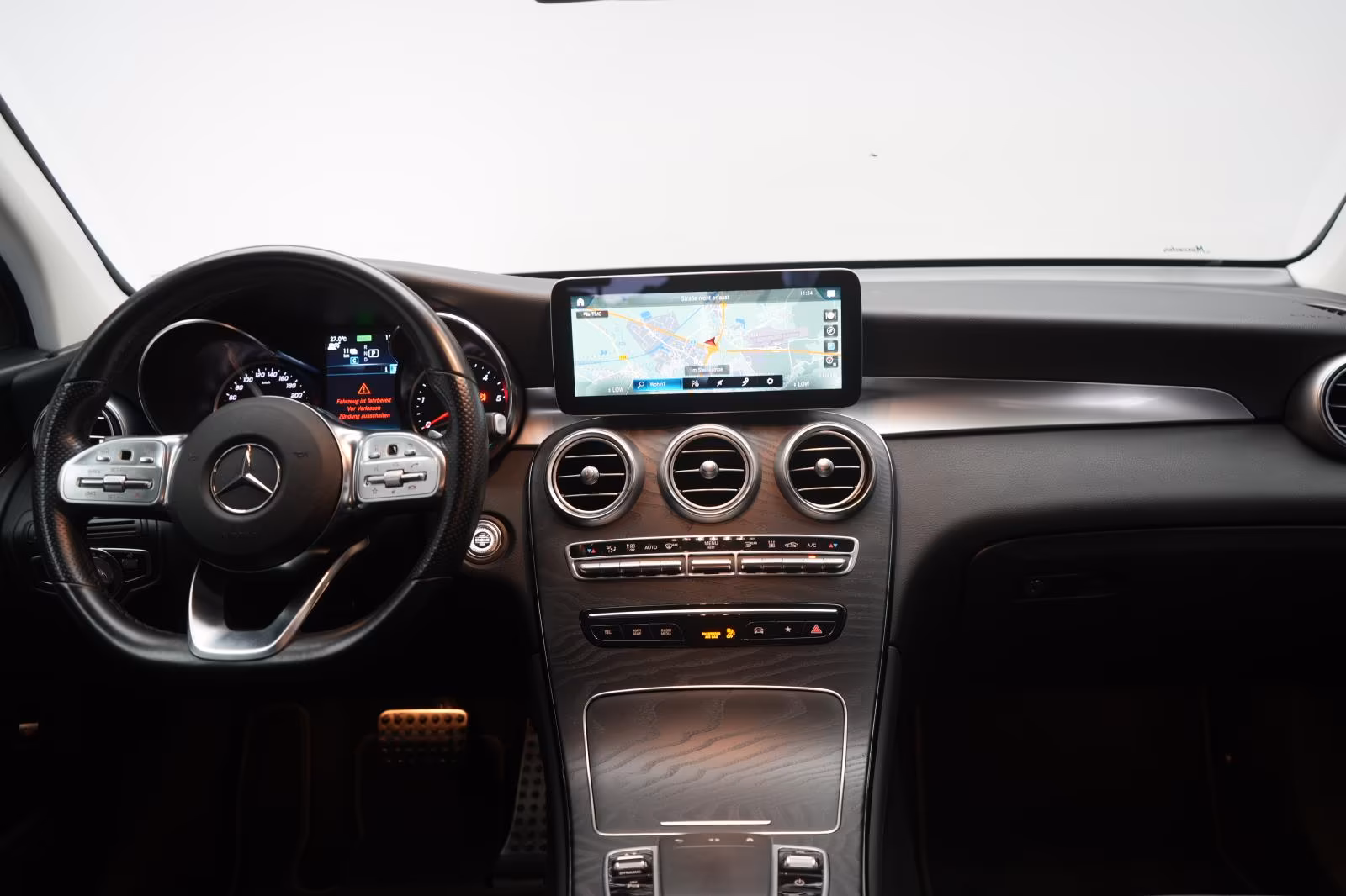 (B-084) Mercedes-Benz(Hybrid) GLC 300 de 4Matic 9G-Tronic AMG Line CarPlay/ - Image 19