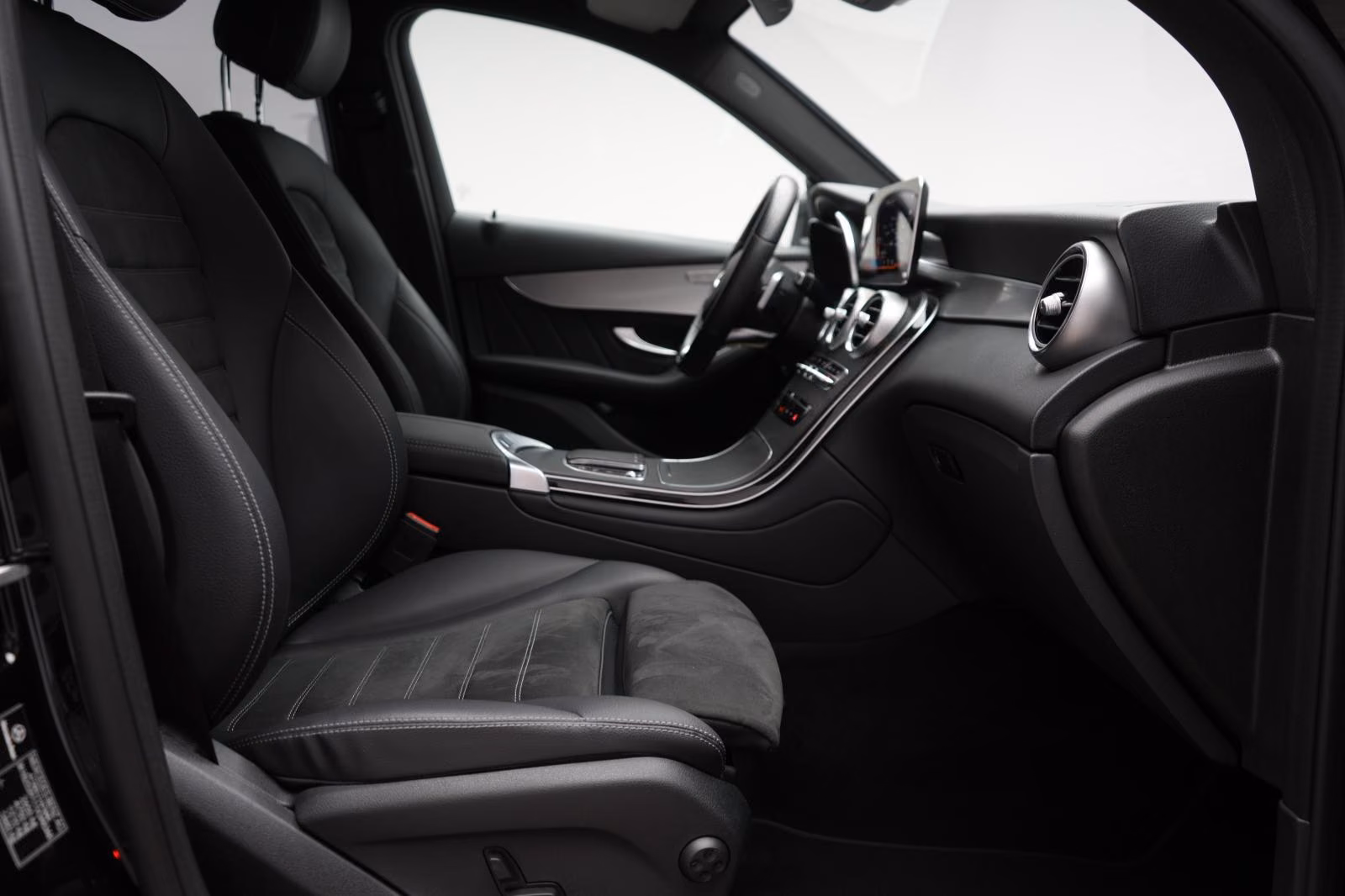 (B-208) Mercedes-Benz GLC 300 de 4Matic AMG Distronic/Kamera/Virtua - Image 9