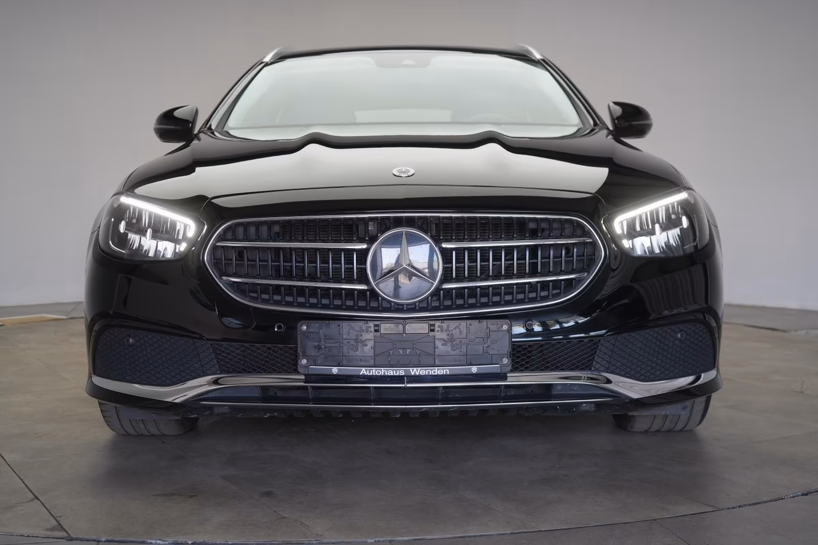 (B-195) Mercedes-Benz E 400 d 4Matic T 9G-Tronic Avantgarde CarPlay/Te - Image 2