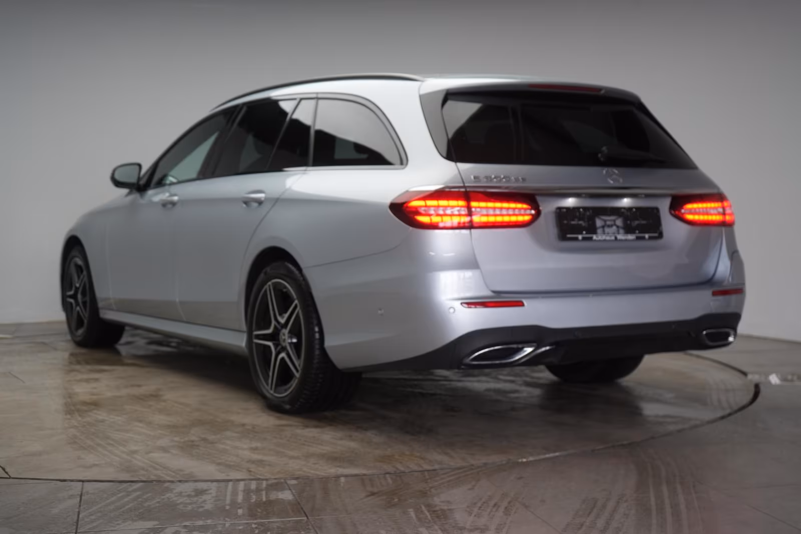 (B-016) Mercedes-Benz(Hybrid) E 300 de T 9G-Tronic AMG Distronic/Kamera/Burm - Image 4