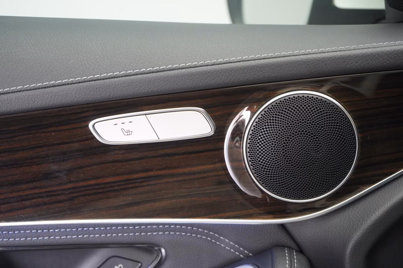 (B-396) Mercedes-Benz(Hybrid) GLC 300 e 4Matic 9G-Tronic Pano/Leder/360 Kamera - Image 15