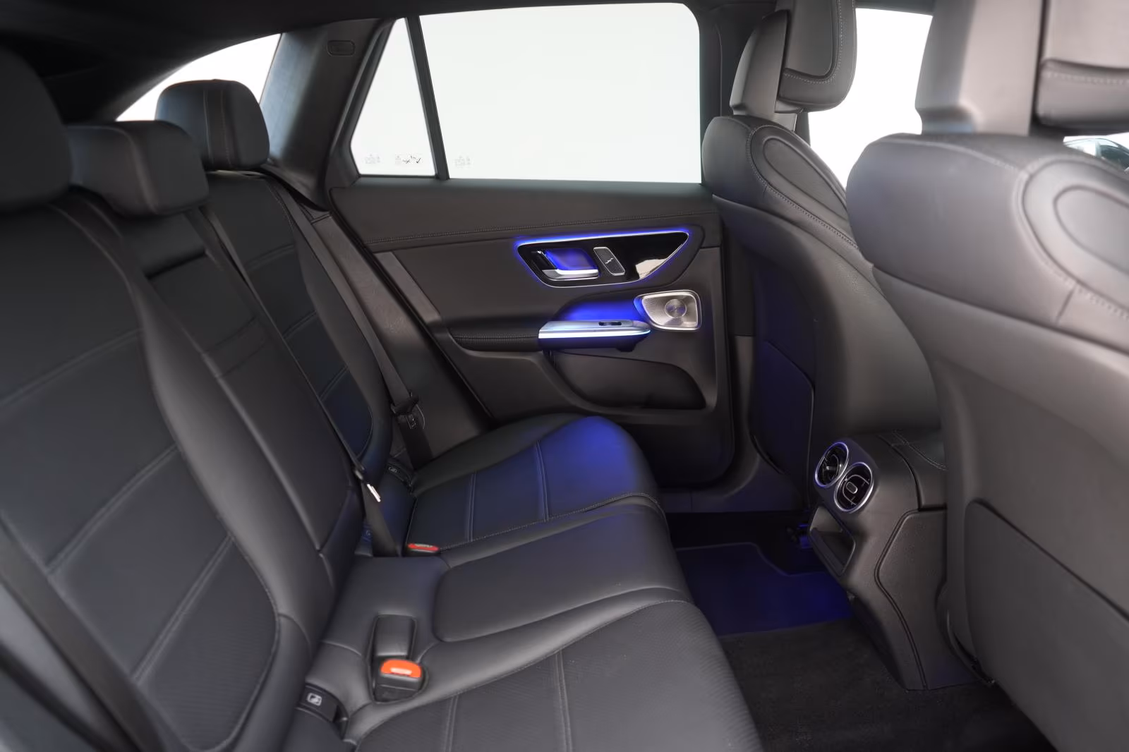 (B-021) Mercedes-Benz GLC 300 4Matic 9G-Tronic AMG Line Advanced  - Image 11