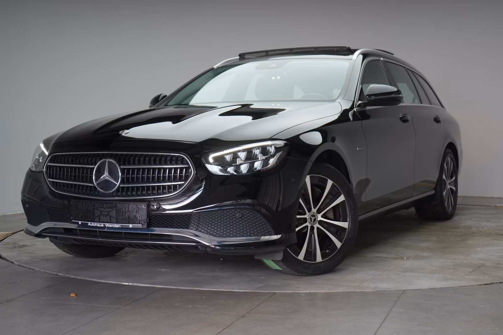 (B-378) Mercedes-Benz(Hybrid) E 300 e T 9G-Tronic Navi/Temp/Kamera/Pano/ - Image 3