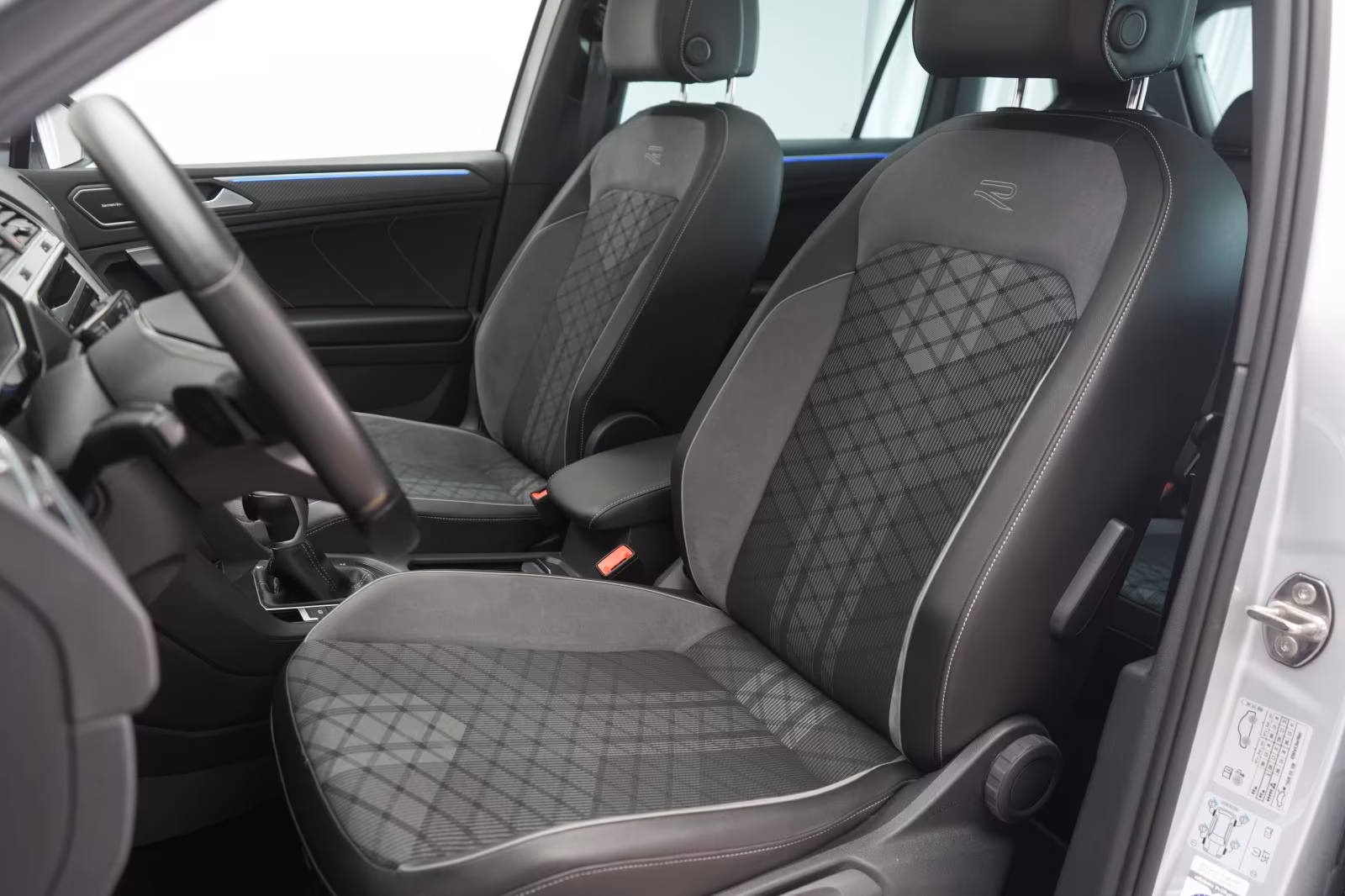 (B-553) Volkswagen Tiguan 1,5 TSI R line ACC/Kamera/Virtual/H&K/Pan - Image 7