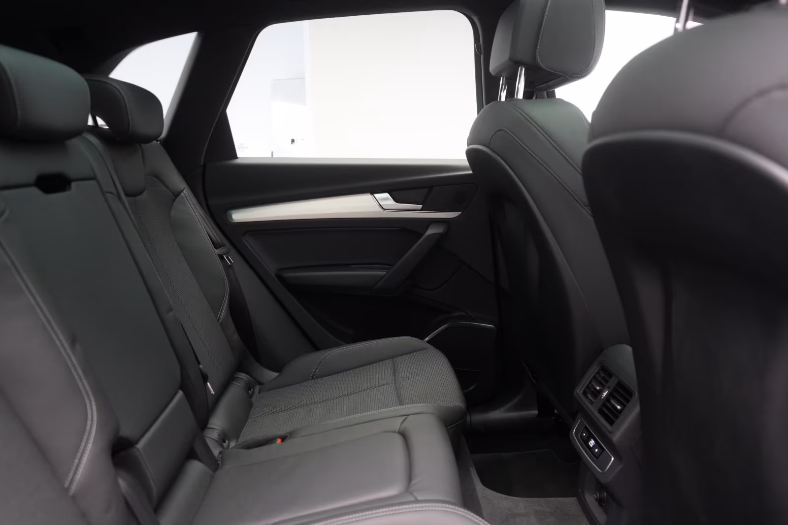 (B-612) Audi Q5(Hybrid) 55 TFSIe quattro S tronic S line ACC/Ka - Image 11