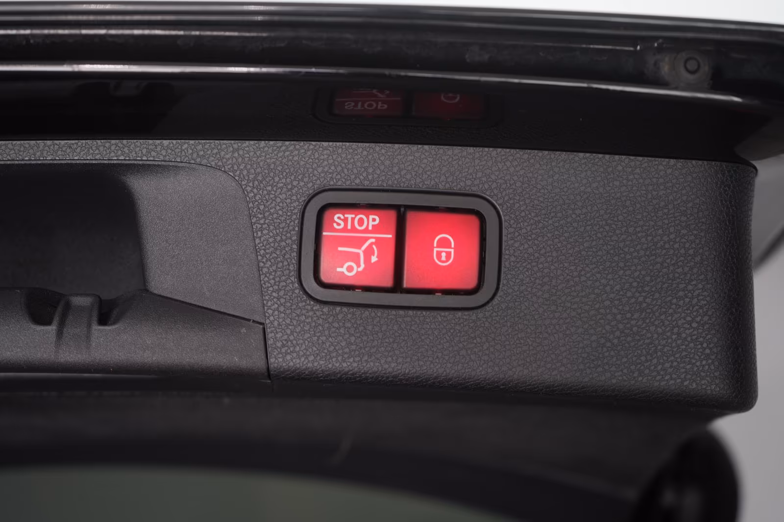 (B-252) Mercedes-Benz(Hybrid) E 300 de T 9G-Tronic AMG Distronic/Kamera/HUD/La - Image 30