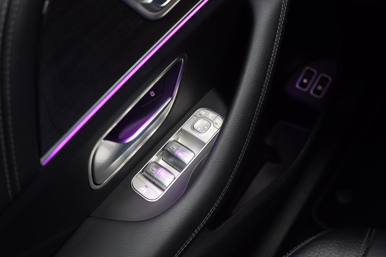 (B-151) Mercedes-Benz(Hybrid) GLE 350 e 4Matic 9G-T AMG Leder/Distronic/HUD/ - Image 15
