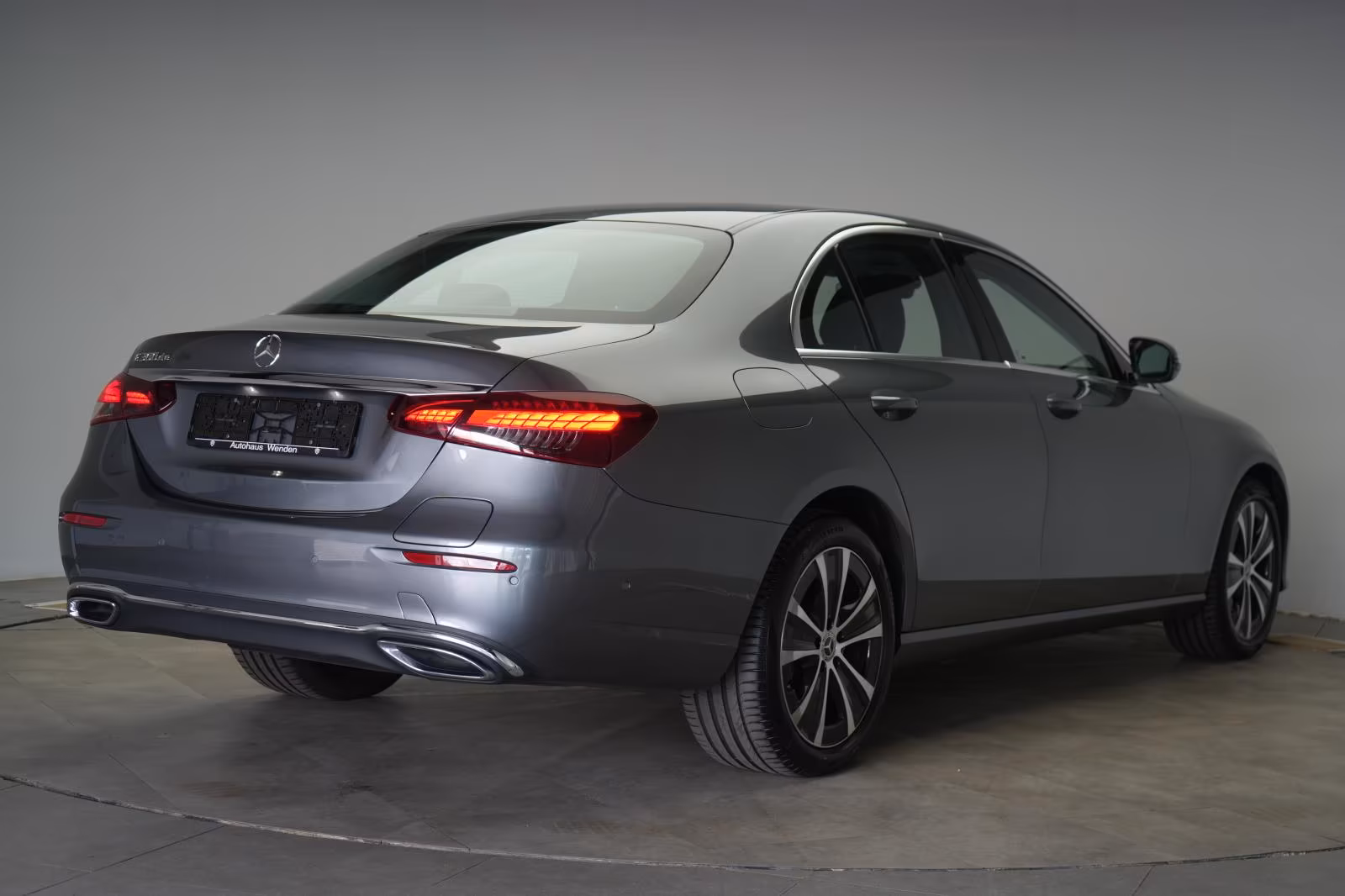 (B-501) Mercedes-Benz(Hybrid) E 300 de 9G-Tronic Avantgarde Distronic/Kamera/ - Image 5