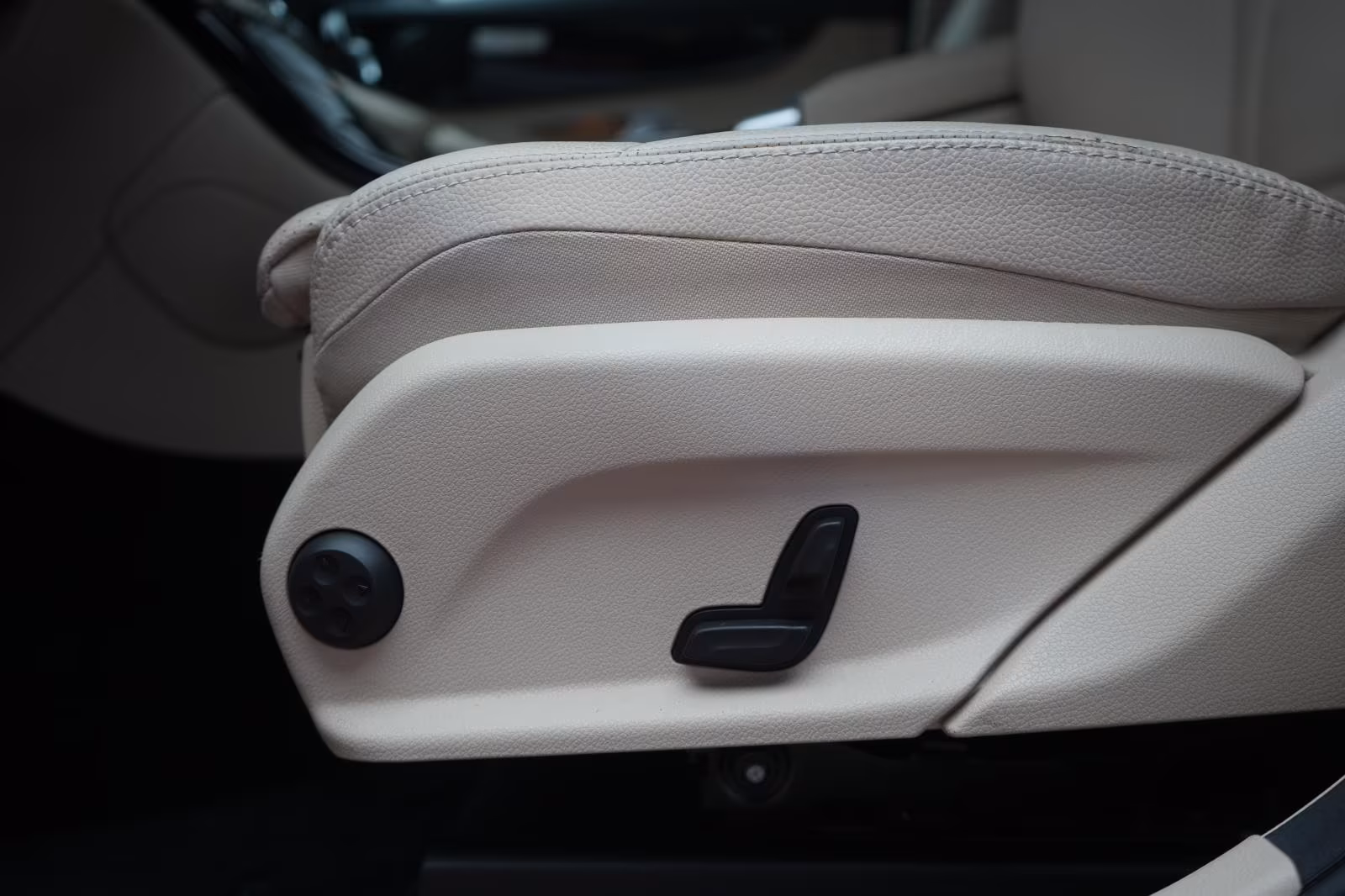 (B-265) Mercedes-Benz(Hybrid) GLC 300 de 4Matic 9G-Tronic Leder/Temp/Kamer - Image 17