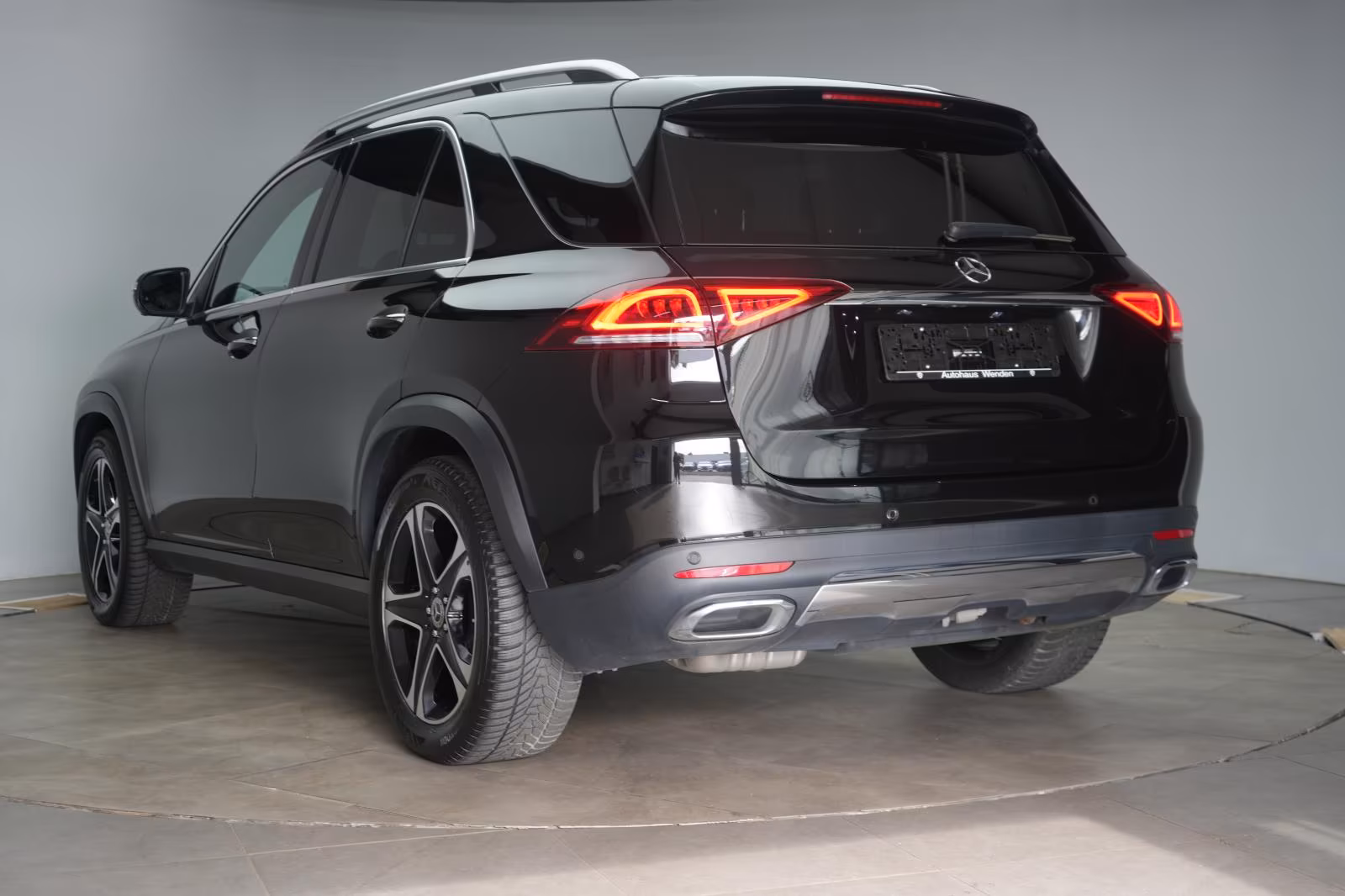 (B-732) Mercedes-Benz GLE 300 d 4Matic 9G-Tronic - Image 4