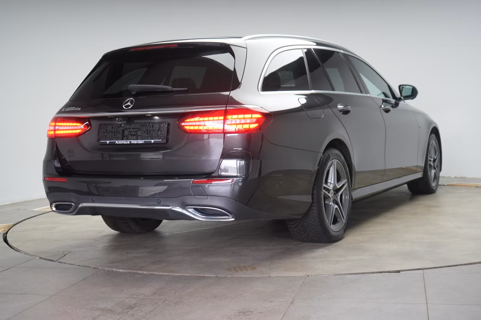 (B-481) Mercedes-Benz(Hybrid) E 300 de T 9G-Tronic AMG Distronic/Kamera/Bur - Image 5