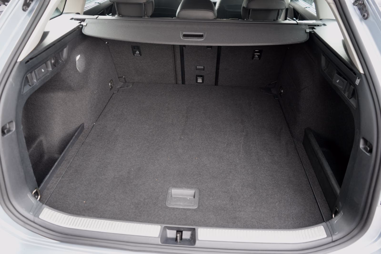 (B-270) Volkswagen Passat Variant 1.5 ETSI Elegance DSG - Image 32