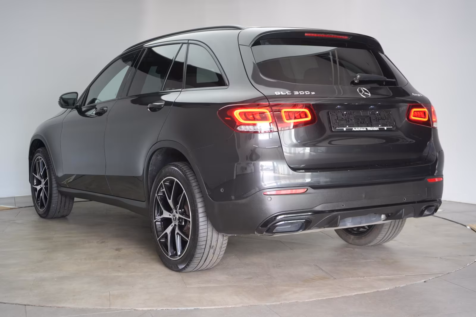 (B-487) Mercedes-Benz GLC 300 e 4Matic 9G-Tronic AMG Kamera/AHK/Virtua - Image 4