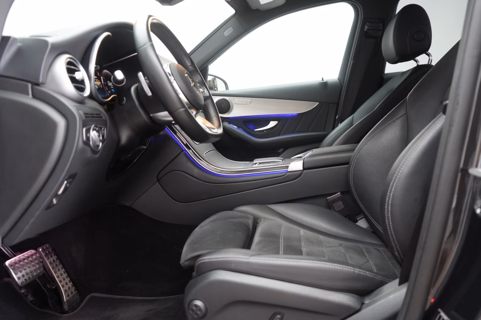 (B-304) Mercedes-Benz(Hybrid) GLC 300 de 4Matic 9G-Tronic AMG Temp/Kamer - Image 6