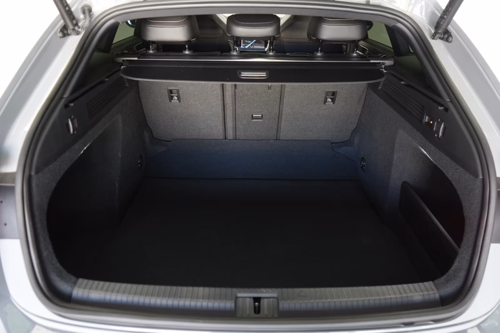 (B-475) Volkswagen Arteon Shooting Brake 2.0 TSI DSG R line Leder/A  - Image 21