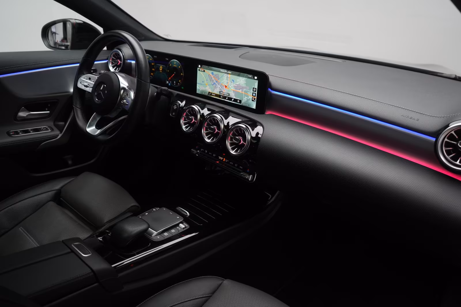 (B-318) Mercedes-Benz CLA 220 Shooting Brake d 4Matic 8G-DCT AMG L - Image 10