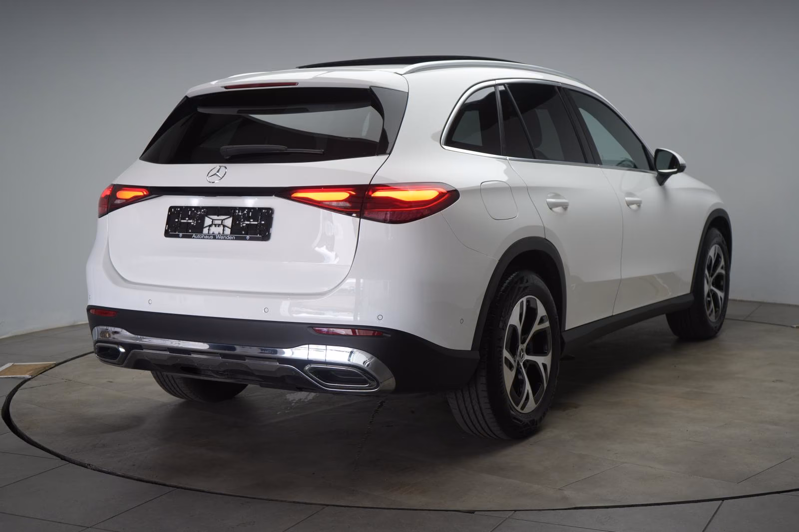 (B-405) Mercedes-Benz GLC 220 d 4Matic 9G-Tronic Avantgarde Advance - Image 5