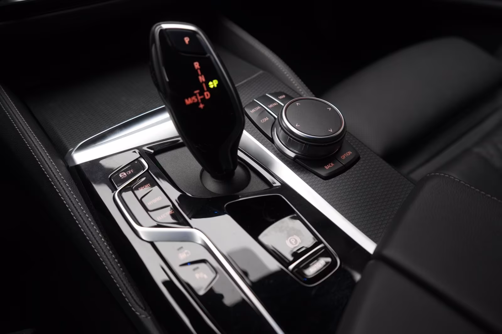 (B-456) BMW(Hybrid) 530 e xDrive Touring M Sport Leder/ACC/Kamera/Vi - Image 15