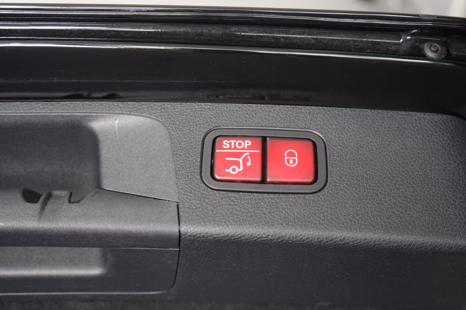 (B-150) Mercedes-Benz(Hybrid) E 300 e T AMG Distronic/Kamera/Pano/Carplay/Lane - Image 26