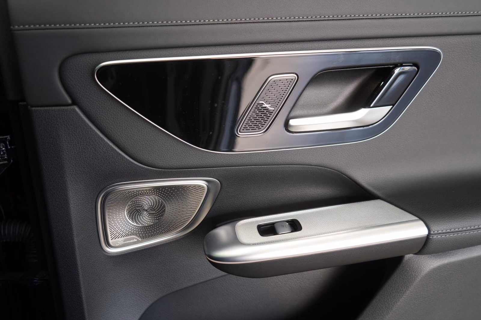 (B-542) Mercedes-Benz GLC 300 4Matic 9G-T AMG Leder/HUD/Distronic/ - Image 17