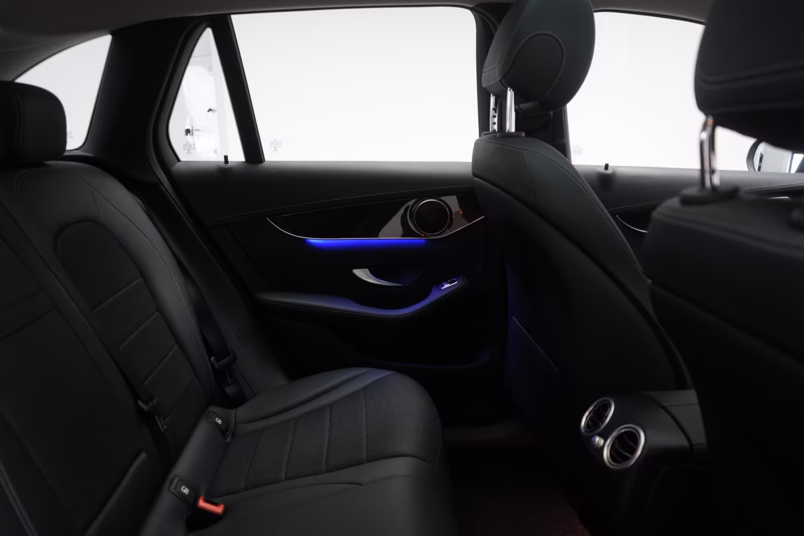 (B-694) Mercedes-Benz GLC 220 d 4Matic 9G-Tronic Distronic/Kamera/ - Image 11