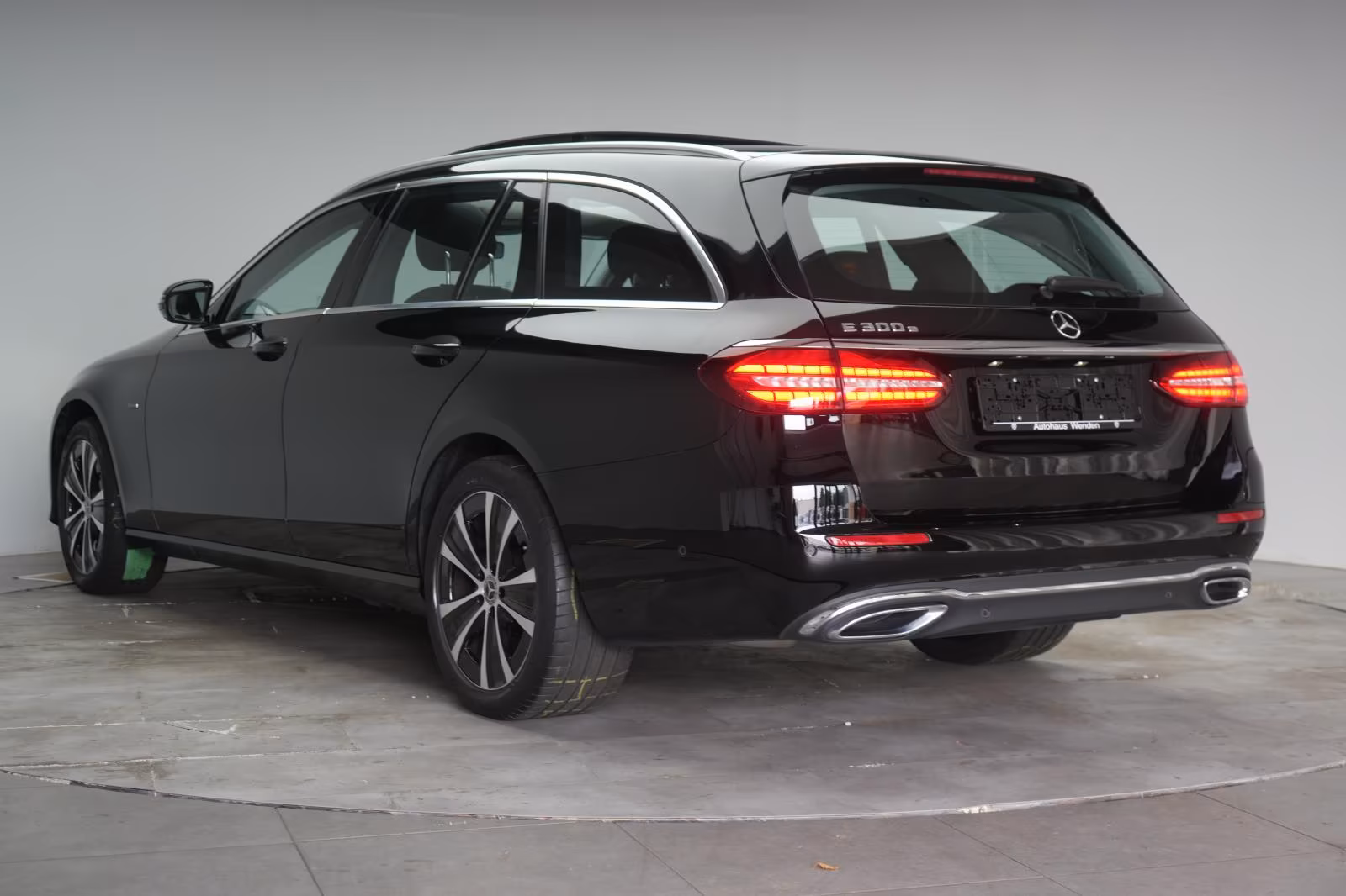 (B-378) Mercedes-Benz(Hybrid) E 300 e T 9G-Tronic Navi/Temp/Kamera/Pano/ - Image 4