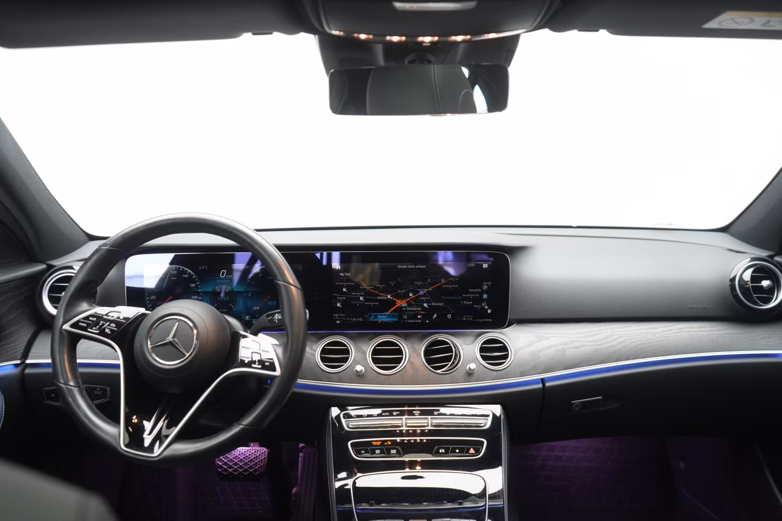 (B-647) Mercedes-Benz(Hybrid) E 300 de 9G-Tronic Avantgarde Distronic/Kamera/ - Image 13