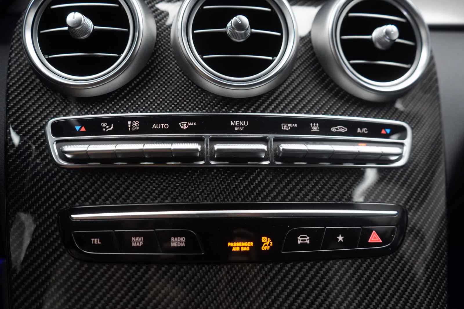 (B-352) Mercedes-Benz(Hybrid) GLC 300 de 4Matic 9G-Tronic Standhzg/Kamera/ - Image 13