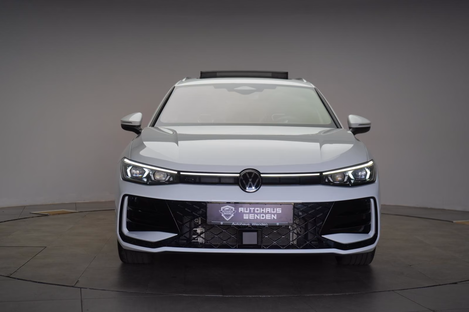 (B-479) Volkswagen(Hybrid) Passat 1.5 e-Hybrid DSG R-Line ACC/Kamera/Pano/L - Image 2
