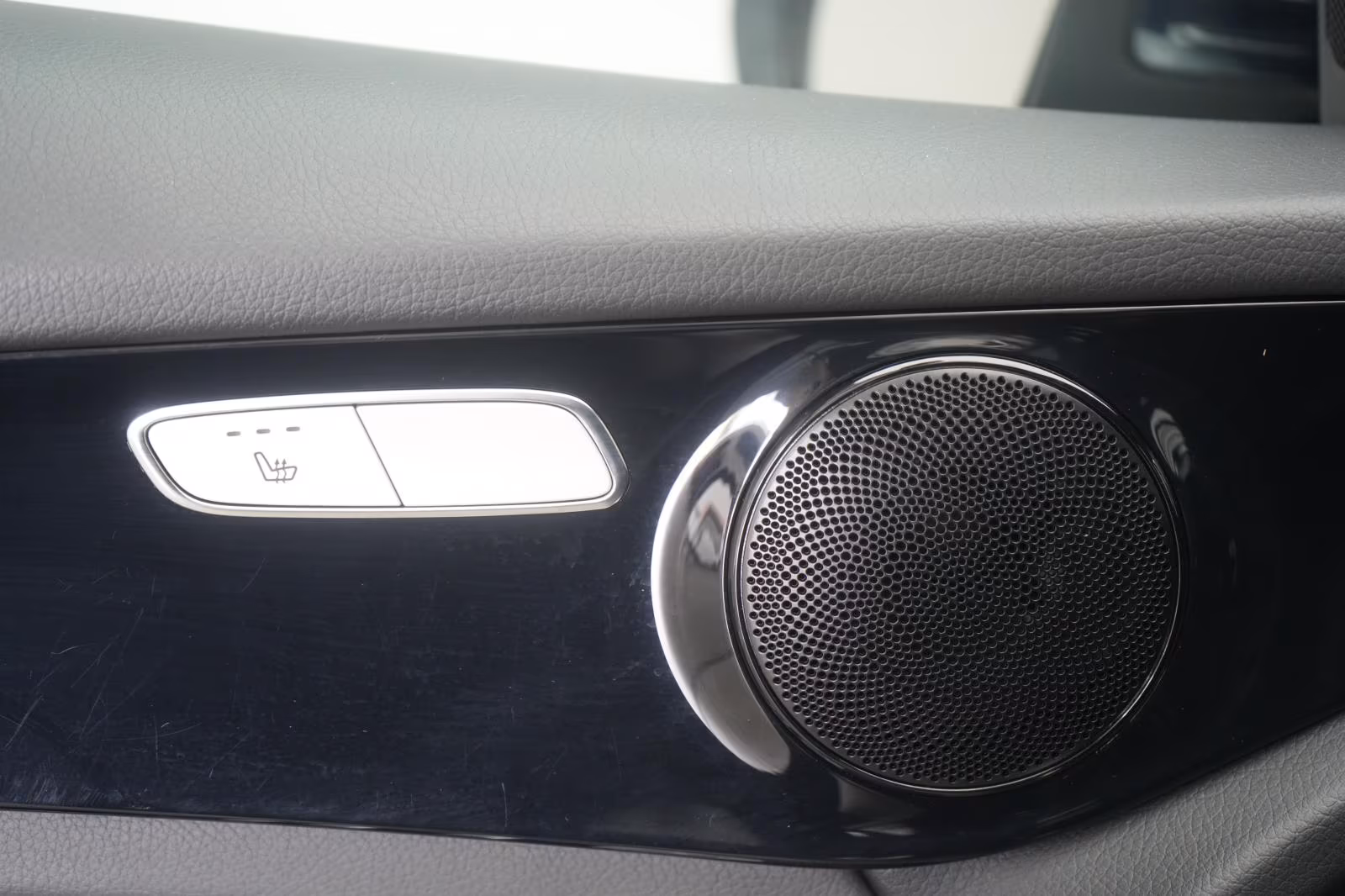 (B-713) Mercedes-Benz(Hybrid) GLC 300 de 4Matic Leder/Temp/Kamera/AHK - Image 12
