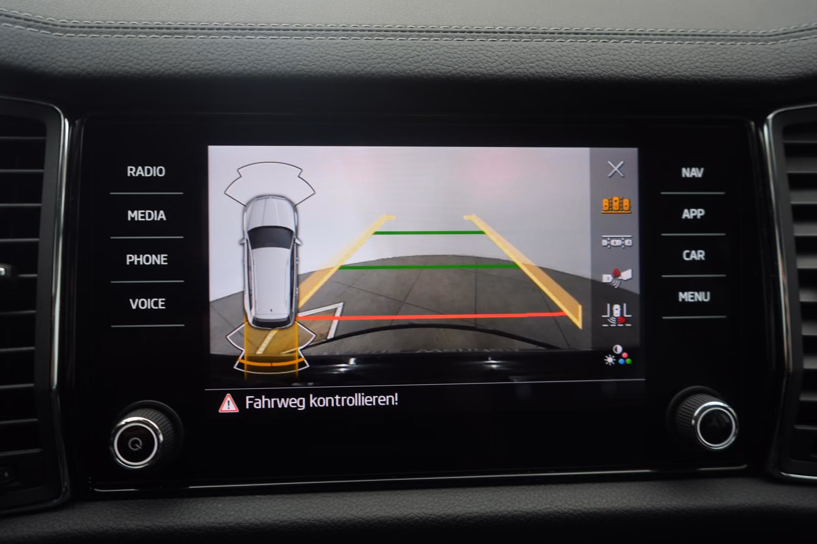 (B-056) Skoda Kodiaq 2.0 TDI 4x4 DSG Style ACC/Kamera/Virtual/ - Image 13