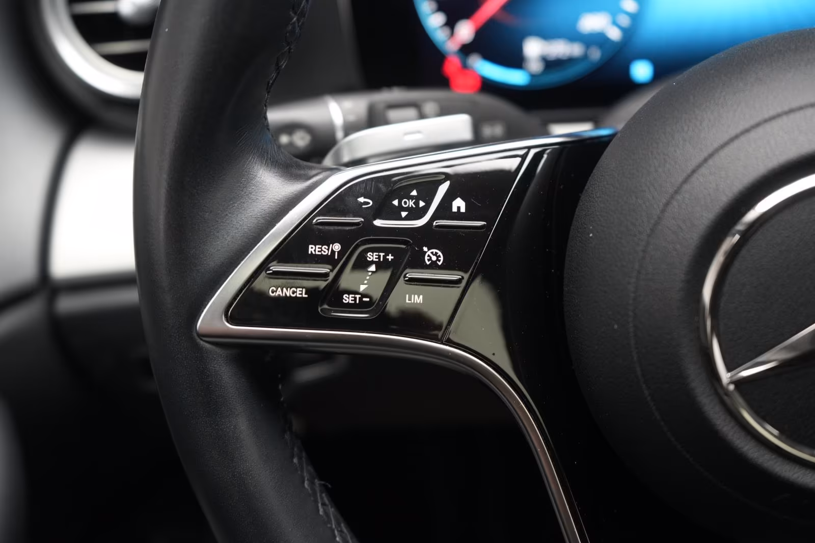 (B-378) Mercedes-Benz(Hybrid) E 300 e T 9G-Tronic Navi/Temp/Kamera/Pano/ - Image 13