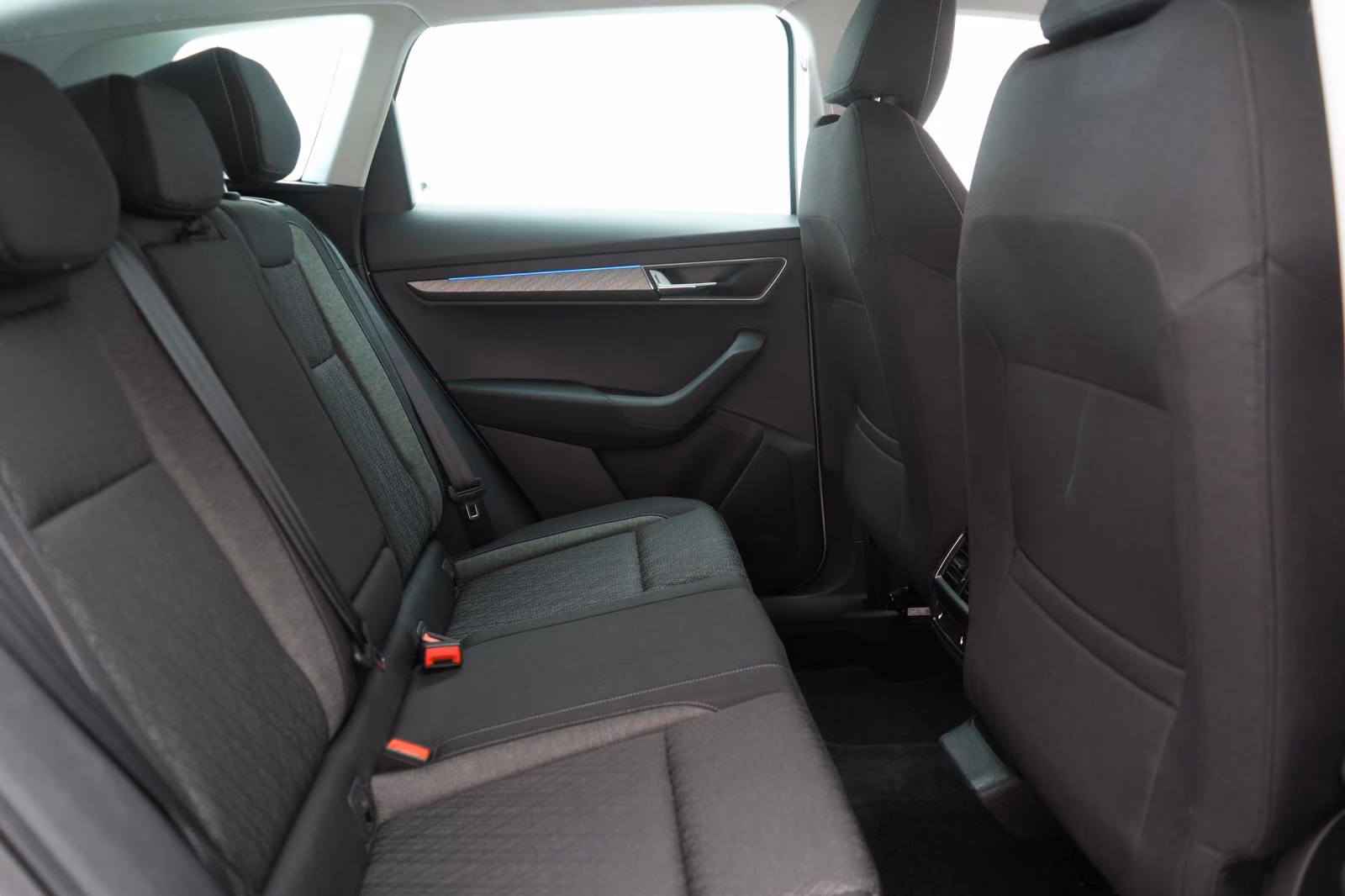 (B-754) Skoda Karoq 2.0 TDI 4x4 DSG Style ACC/Matrix/AHK/Kamer - Image 11
